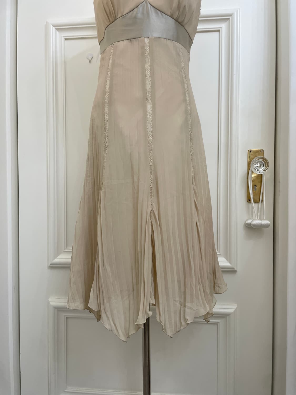beige bust shirring lace pleats fairy 상품이미지9