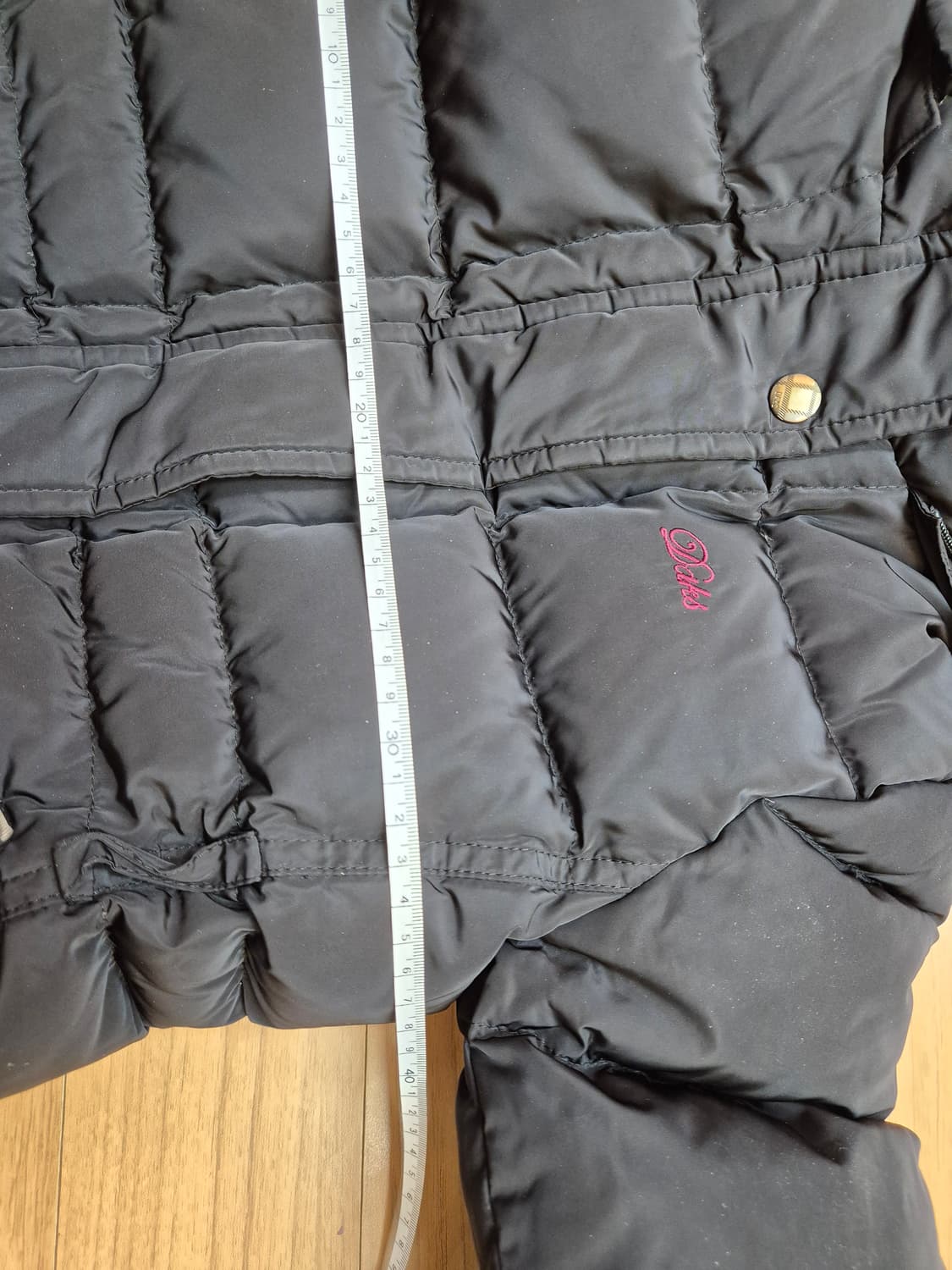 닥스 키즈 공용 패딩 점퍼 140사이즈입니다. 겉감은 폴리 소재로 되어있 상품이미지8