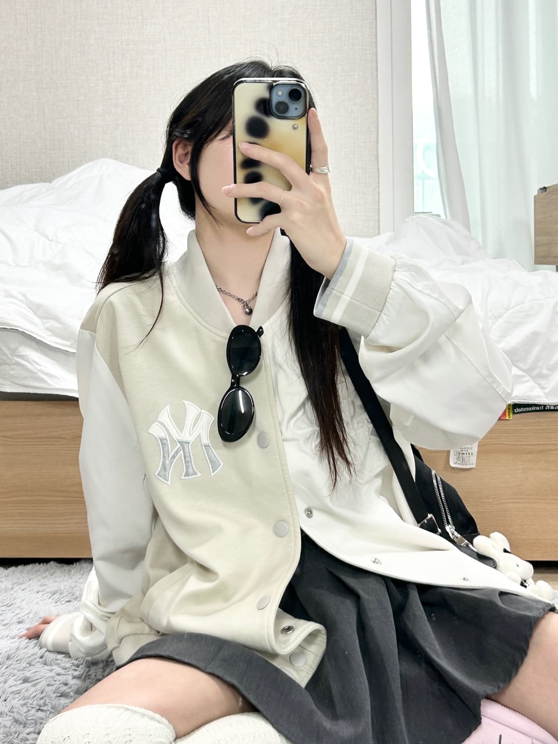 MLB 뉴욕양키스 베이지 배색 바시티자켓 상품이미지1