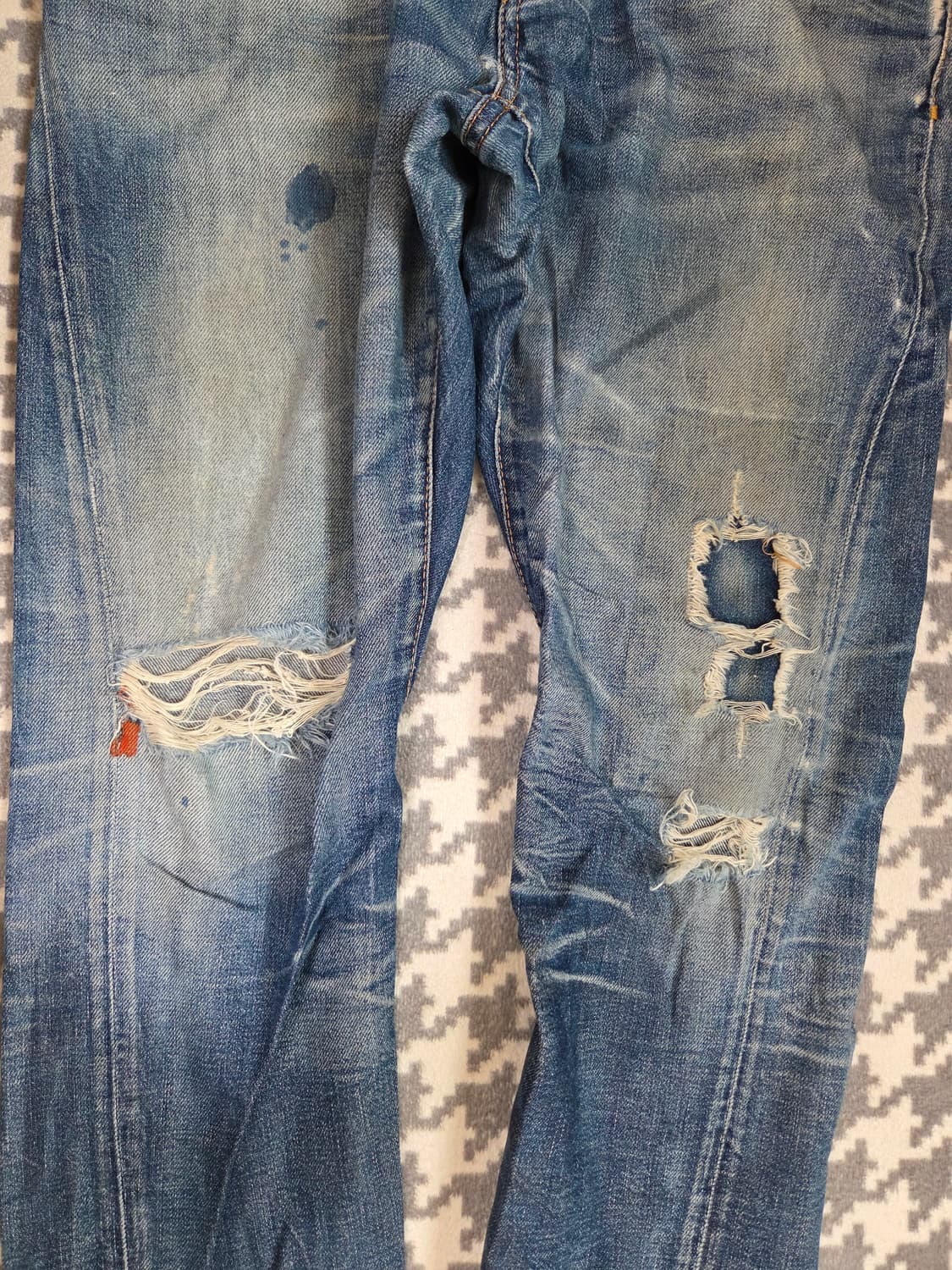 디스퀘어드2 ​모델명: S74LA0333 (2011년 시즌 제품)
​핏( 상품이미지4