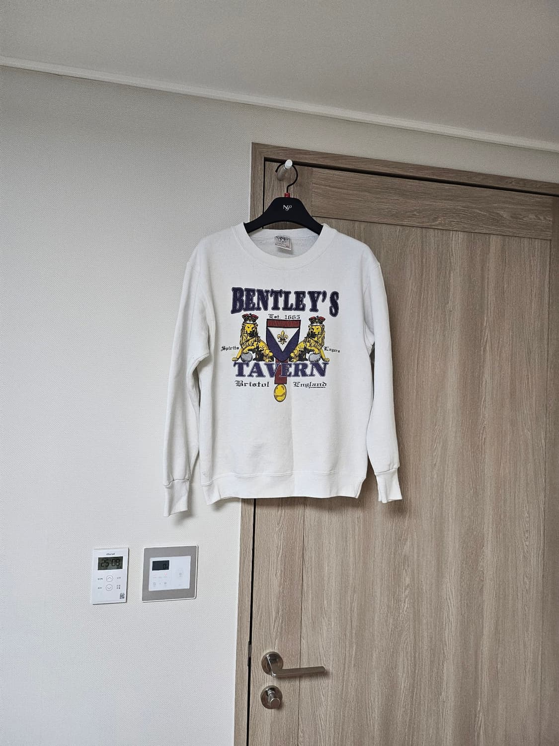 BENTLEY'S TAVERN 맨투맨 상품이미지1