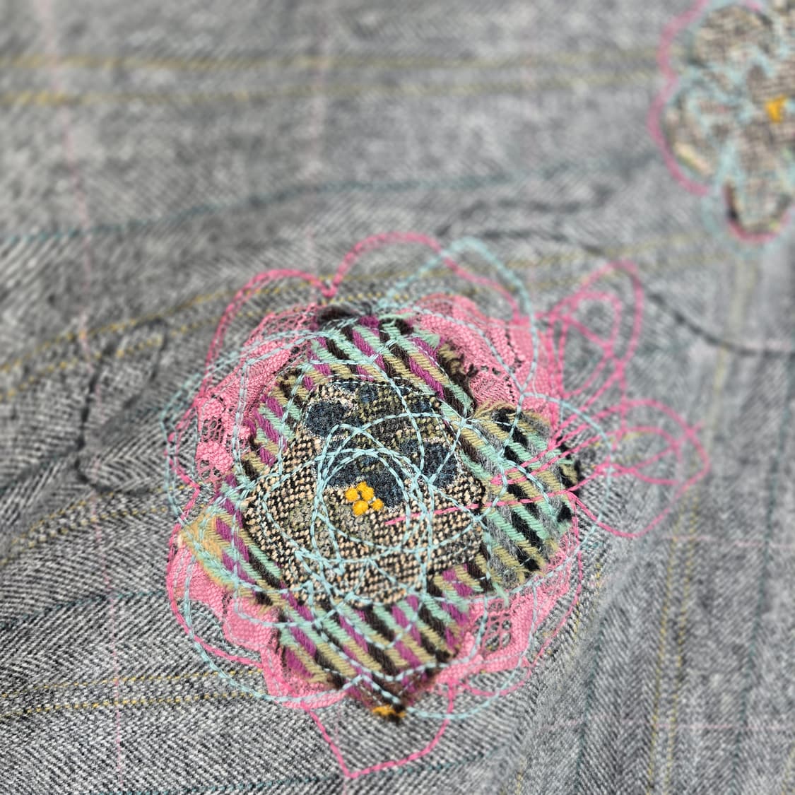 Olivia Lauren 헤링본 플레어 스커트 꽃 자수 장식 상품이미지2