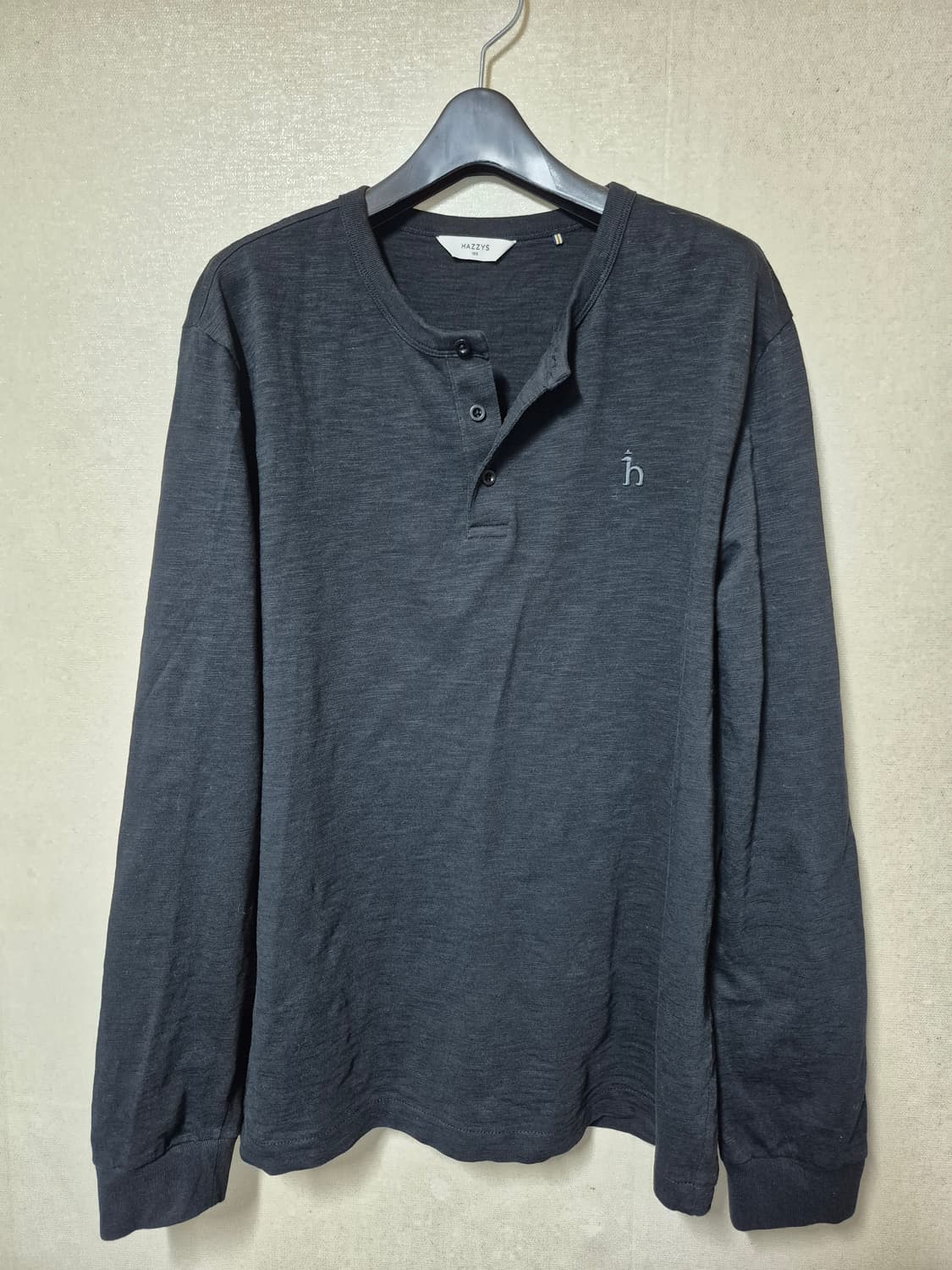 헤지스 슬럽 헨리넥 긴팔티 상품이미지1