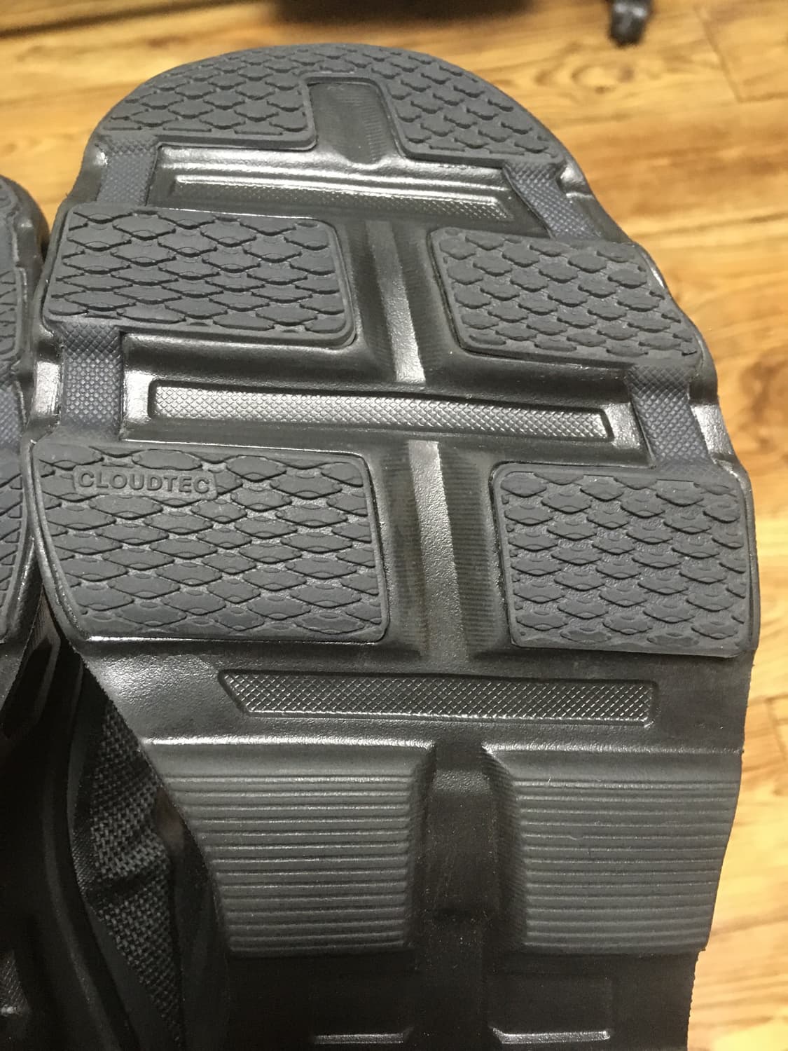 온러닝 파프 클라우드몬스터2 블랙 판매합니다  상품이미지9