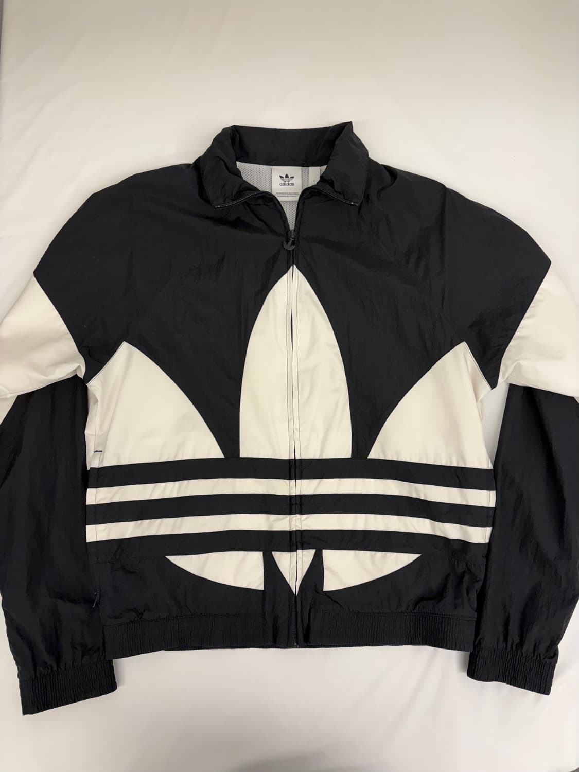 [S] 아디다스 빅 로고 블랙 화이트 바람막이 상품이미지1