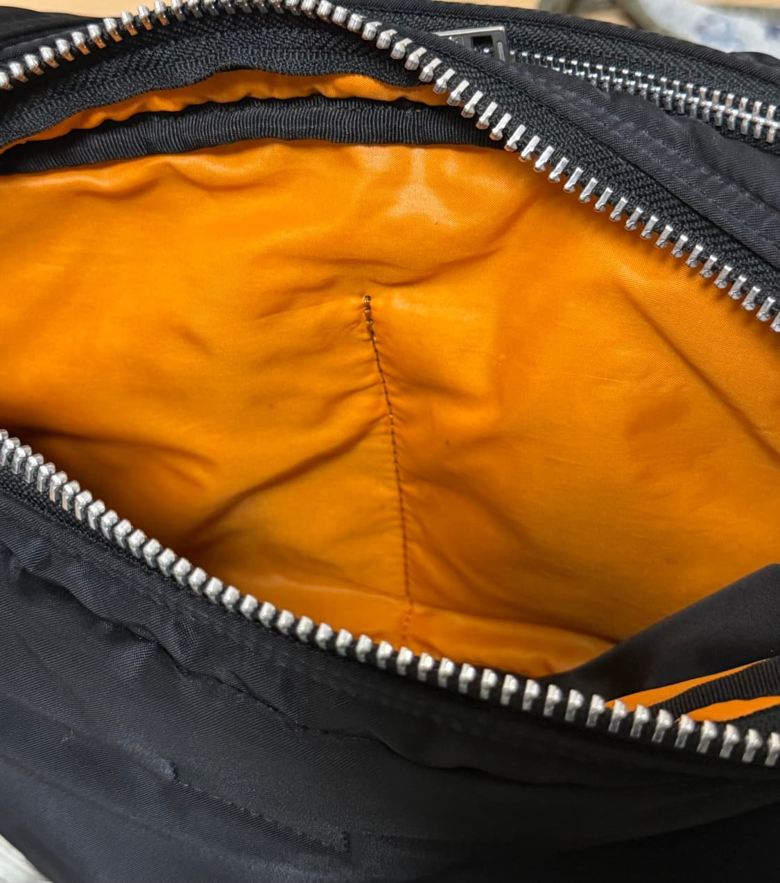 포터 탱커 숄더백 스몰 블랙 상품이미지4