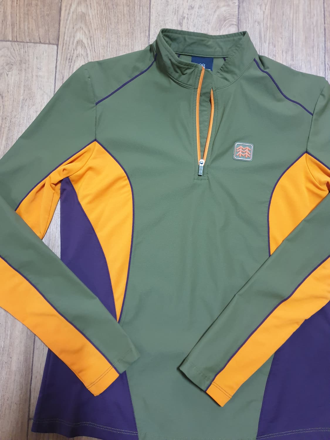 1084 코오롱 아웃도어 반집업 90 사이즈입니다 상품이미지4