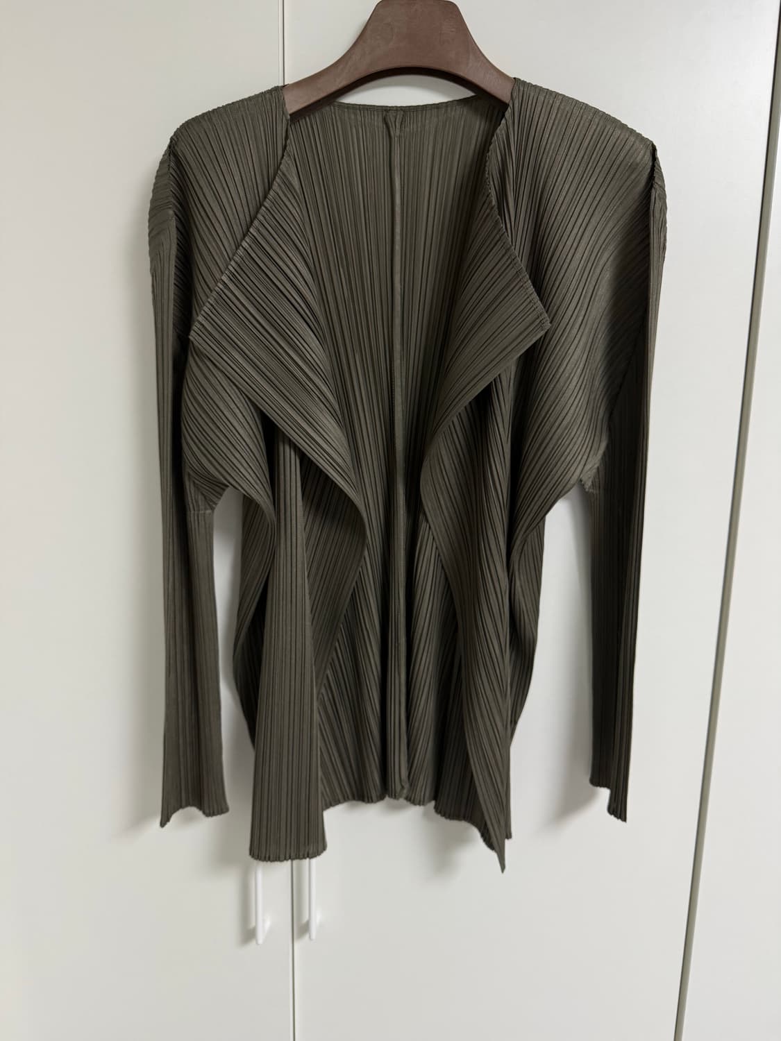 플리츠플리즈 가디건 상품이미지2