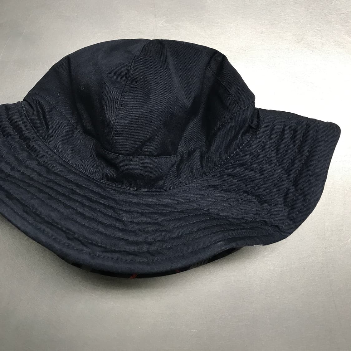 버버리 네이비 버킷햇 M 상품이미지2