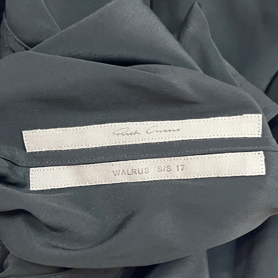 릭오웬스 17SS "WALRUS" 백 버튼 반팔 셔츠  상품이미지5