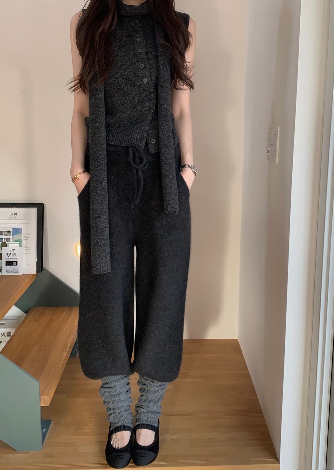 오브제스트 Soft Bloom Raccoon Knit Jogger 차콜 상품이미지3