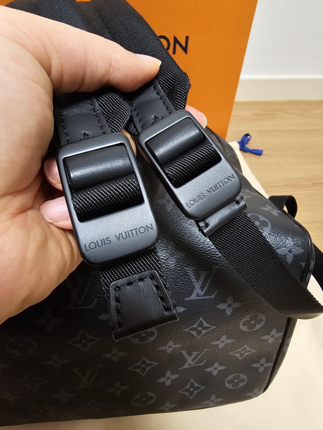 루이비통 퍼렐 이클립스 몽수리 백팩 신형 25년1월 상품이미지7