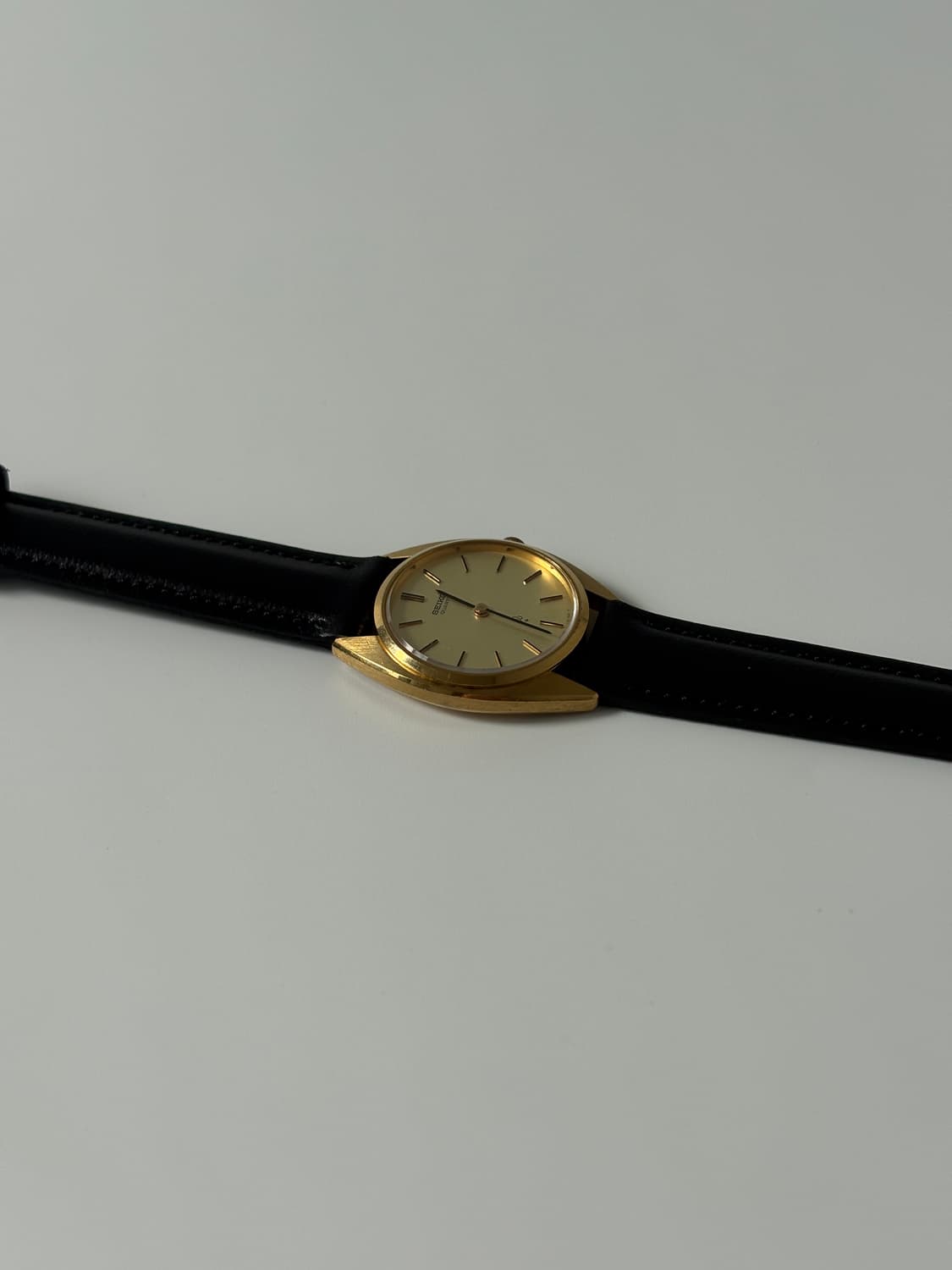 세이코 1980년대 빈티지시계 골드 쿠션 라운드 쿼츠 여성 상품이미지6