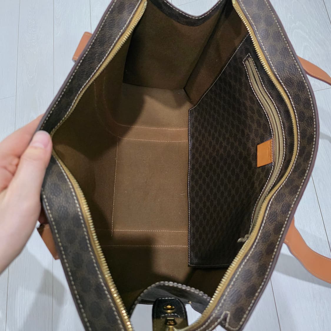 셀린느 마카담 트리옹프 숄더백 쇼퍼백 남녀공용 주우재백 상품이미지10