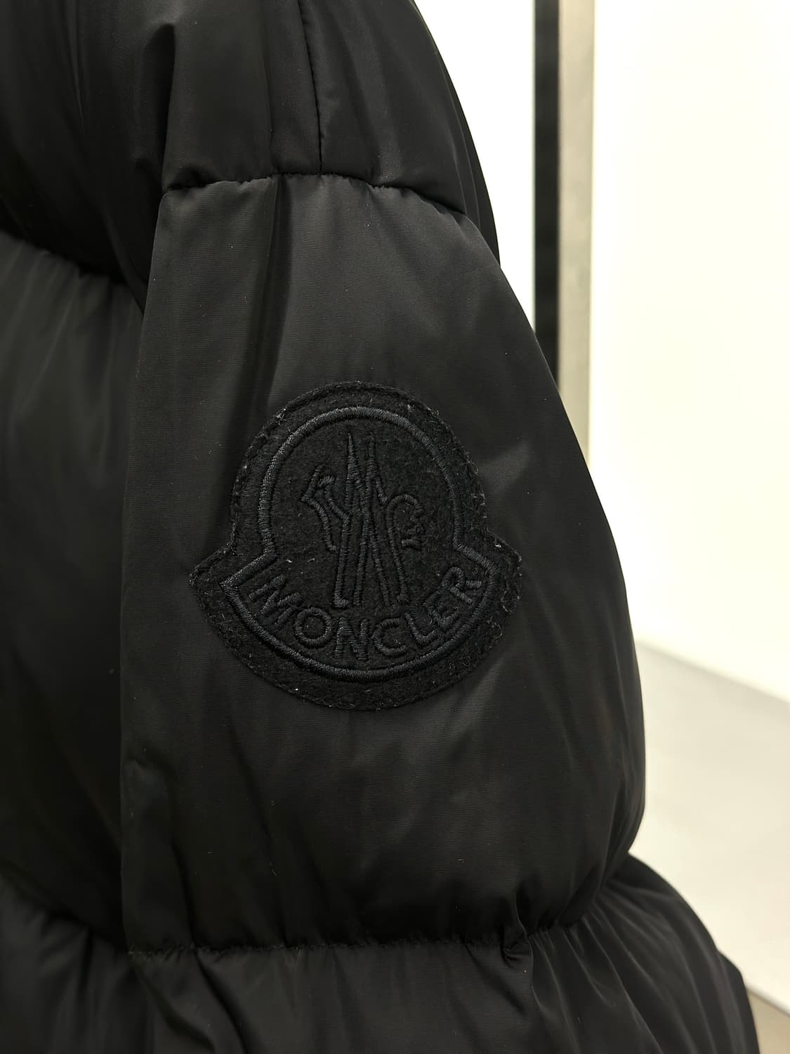 몽클레어 티악 빅와펜 패딩 자켓  상품이미지4