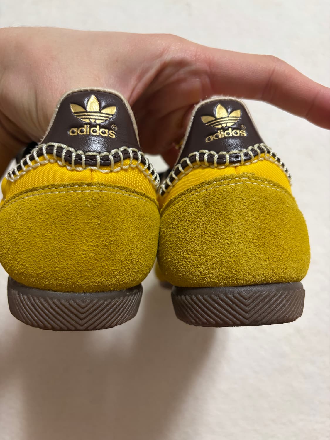 [235] 아디다스x웨일스 보너 재팬 슈즈 (헤이지 옐로우/다크 브라운) 상품이미지2