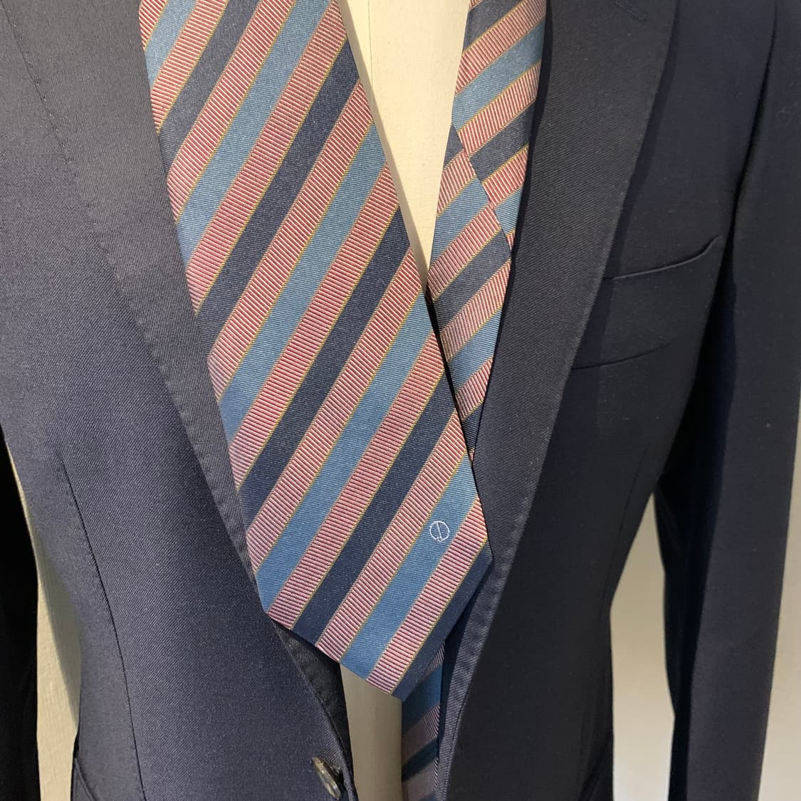 던힐(dunhill) 레지멘탈 클래식넥타이 명품 100실크 이태리 A+ 상품이미지2