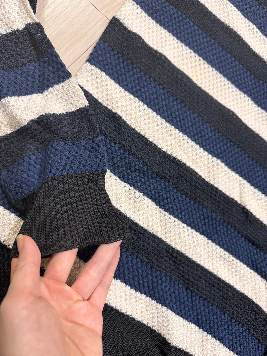 44 마른55 정품 소니아리키엘 펀칭 얇은 니트 스웨터 상품이미지5