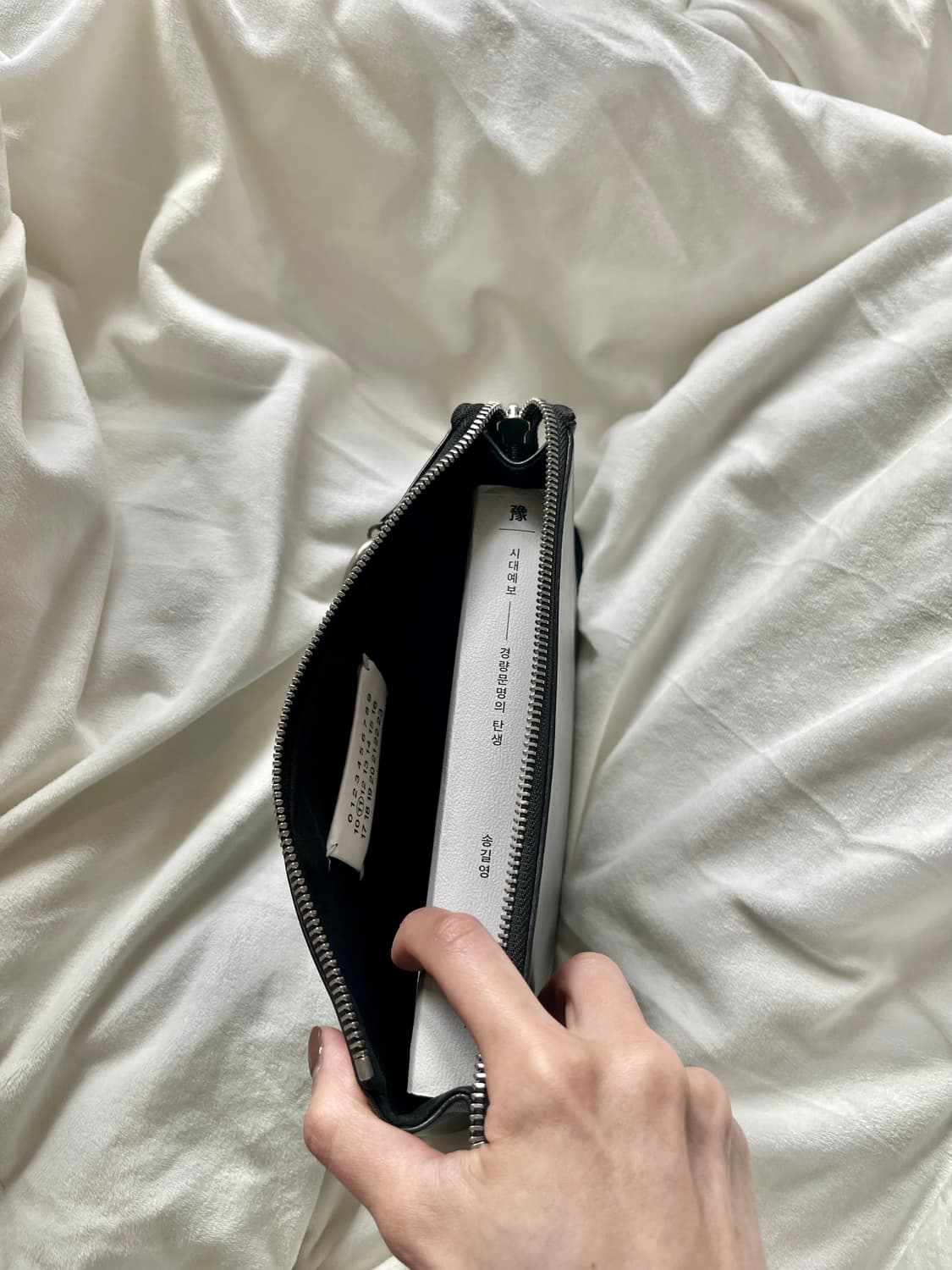 마르지엘라 레더 클러치 숄더백(블랙) 상품이미지9