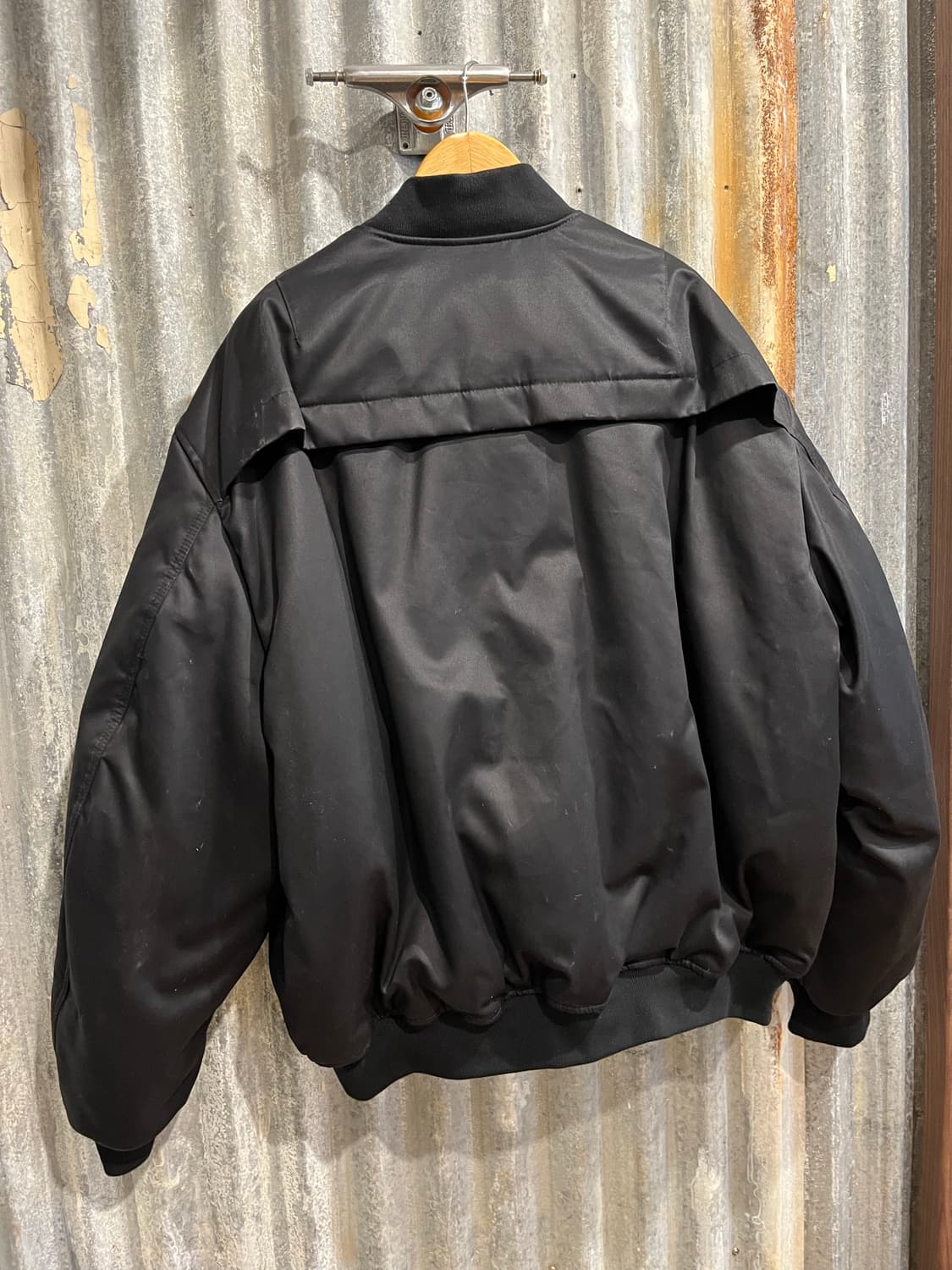 베트멍 2020쇼 런웨이 첫번째 착장 봄버 상품이미지6