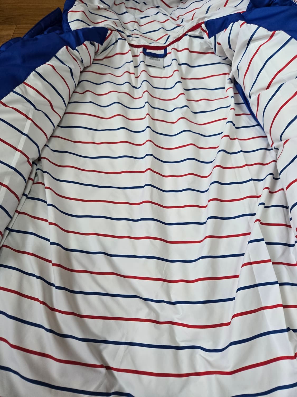 아디다스 첼시 FC 덕다운 패딩 자켓. 상품이미지6