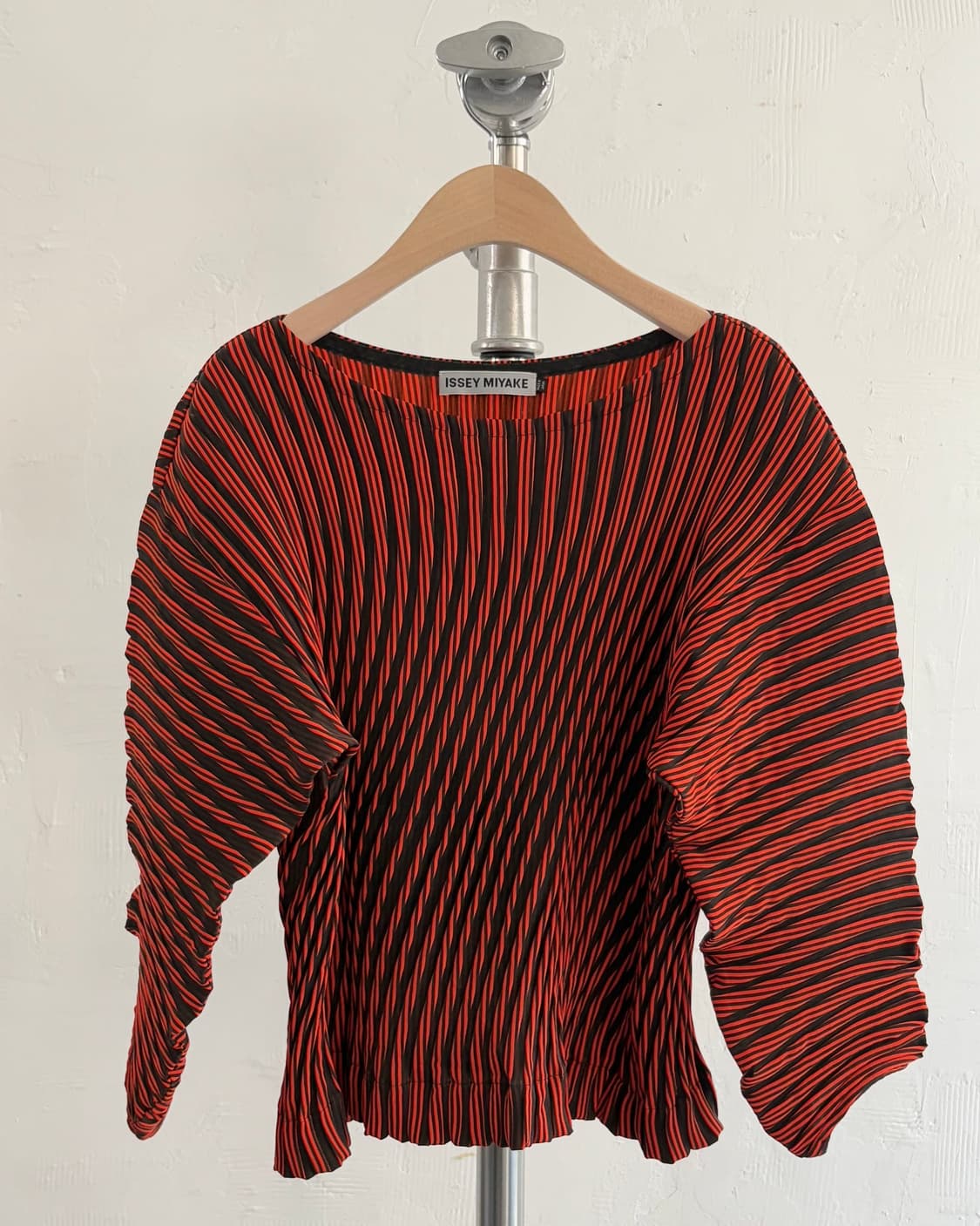 ISSEY MIYAKE 이세이미야케 레드 웨이브 플리츠 블라우스 상품이미지5