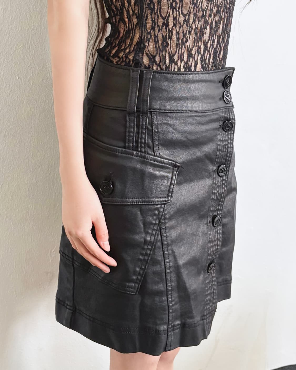 egoist 사선 버튼 왁스코팅 데님 스커트 상품이미지3