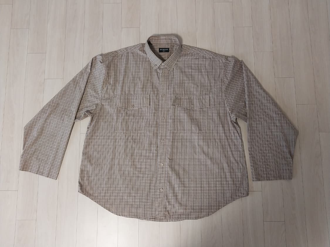 발렌시아가 오버핏 체크 셔츠 상품이미지1