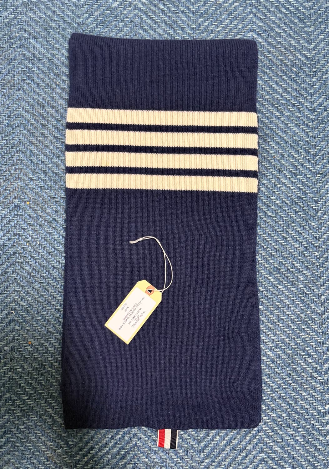 톰브라운 캐시미어 사선 네이비 머플러 상품이미지1