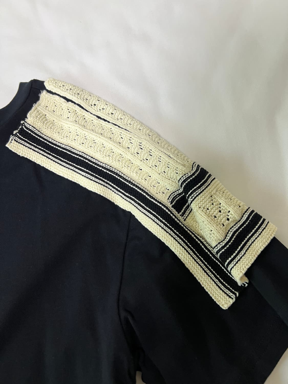 48) 노이어 아플리케 패치 하프 티셔츠 상품이미지4