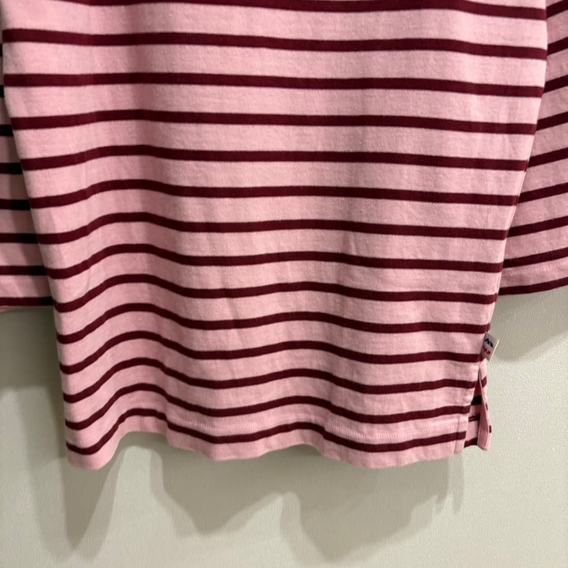 럭키슈에뜨 핑크/버건디 스트라이프 티셔츠 상품이미지4