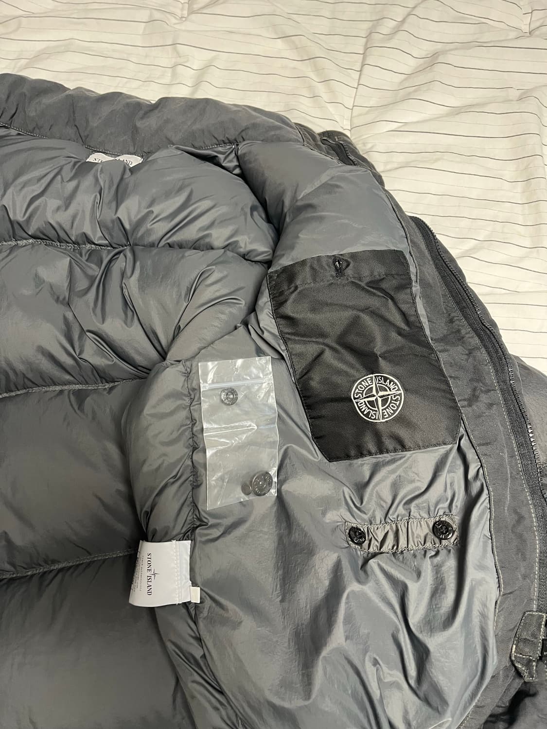 24FW 스톤아일랜드 크링클랩스 판매(L) 상품이미지3