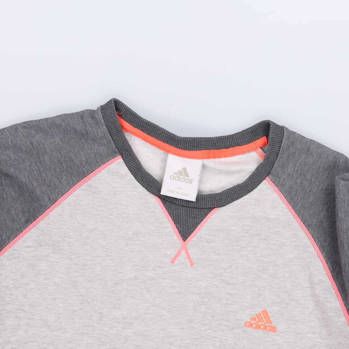 100 아디다스 에센셜베이직 맨투맨 0220H1 상품이미지3