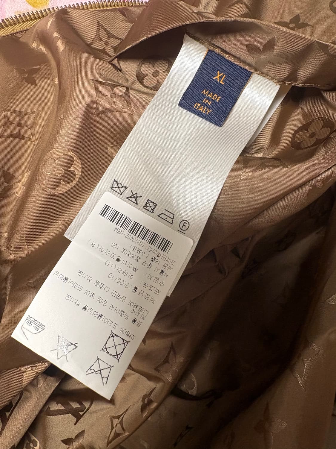 루이비통 백화점판 퍼 플리스 후디드 자켓 상품이미지6