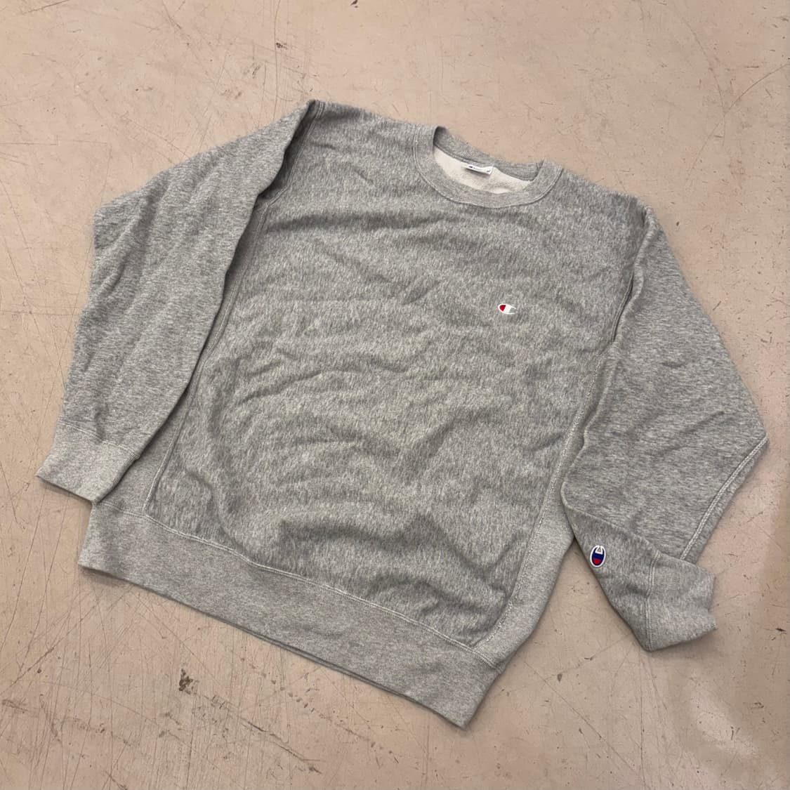 챔피온 리버스위브 그레이 스몰로고 맨투맨 상품이미지1
