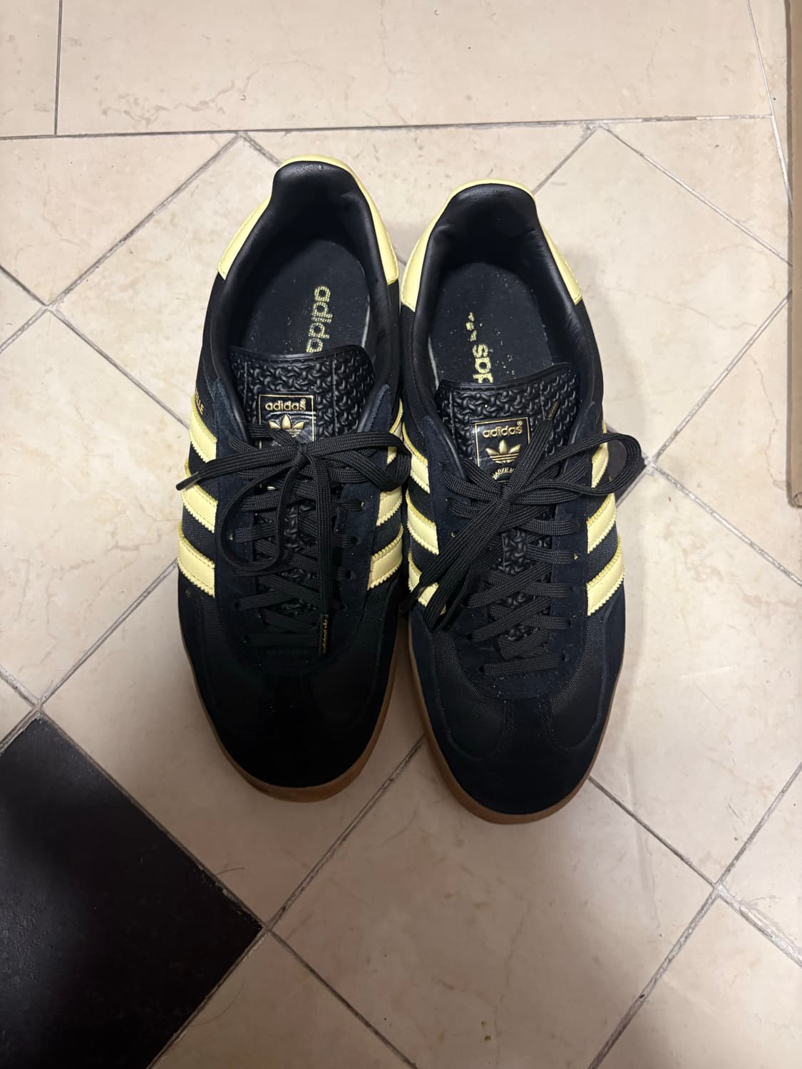 adidas gazelle indoor core black yellow 상품이미지2