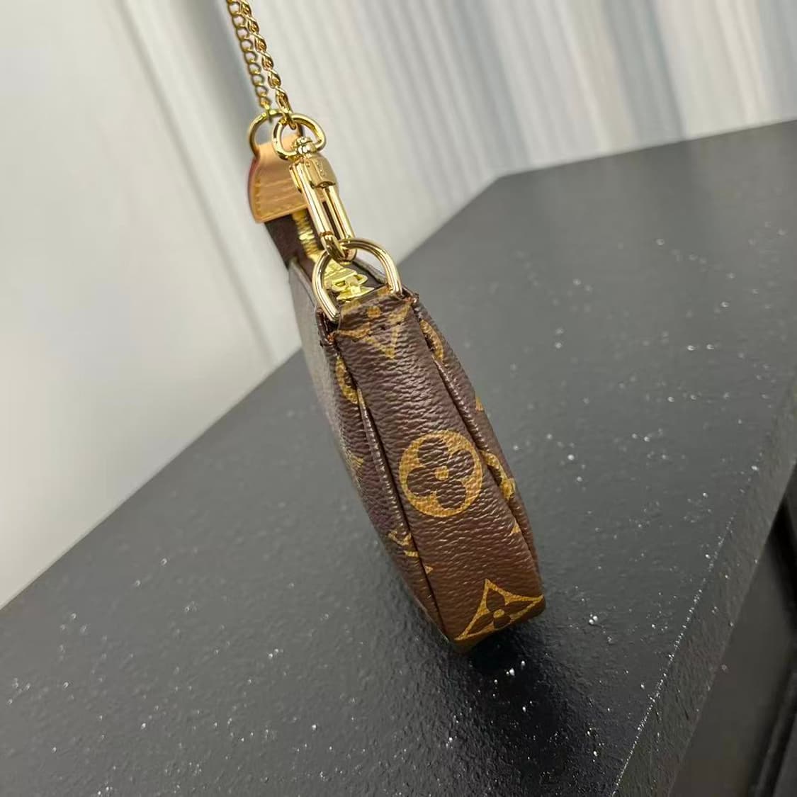 루이비통 미니 포쉐트 악세수아 모노그램 상품이미지2