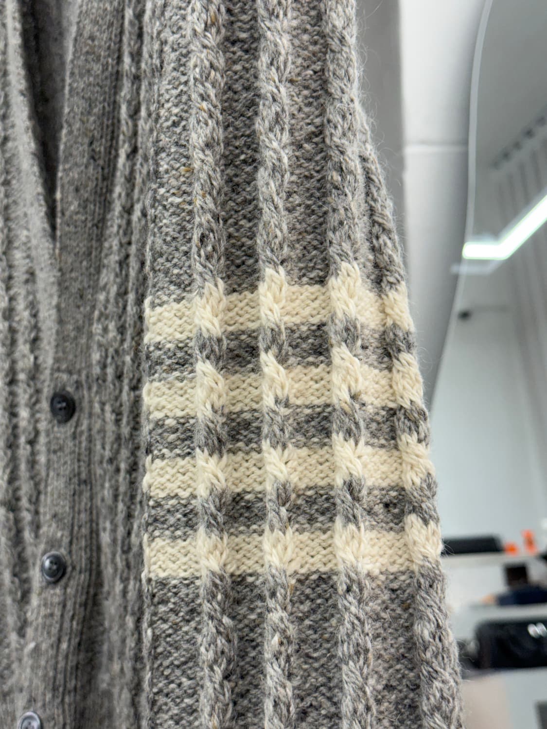 [4] 톰브라운 사선완장 도네갈 케이블 가디건 상품이미지3