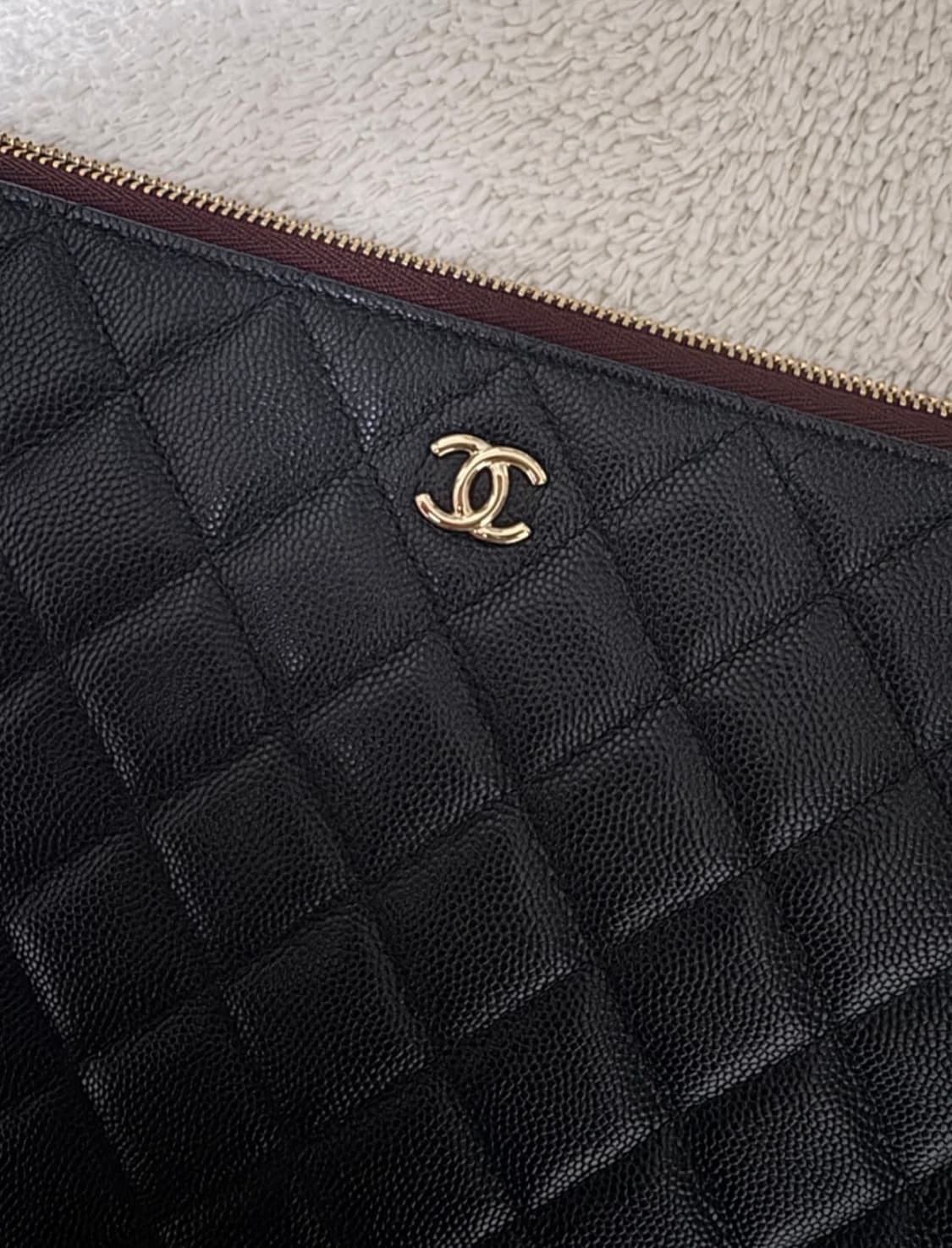 샤넬 블랙 캐비어 클러치 뉴미듐 상품이미지3