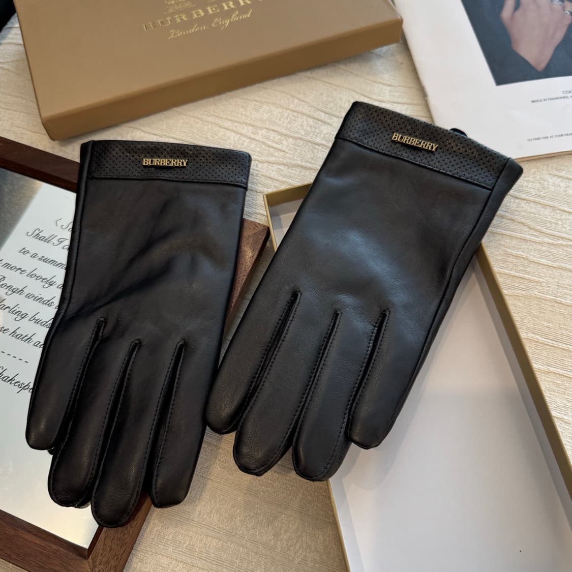 버버리 장갑 가을 겨울 보온 클래식 심플
 상품이미지3