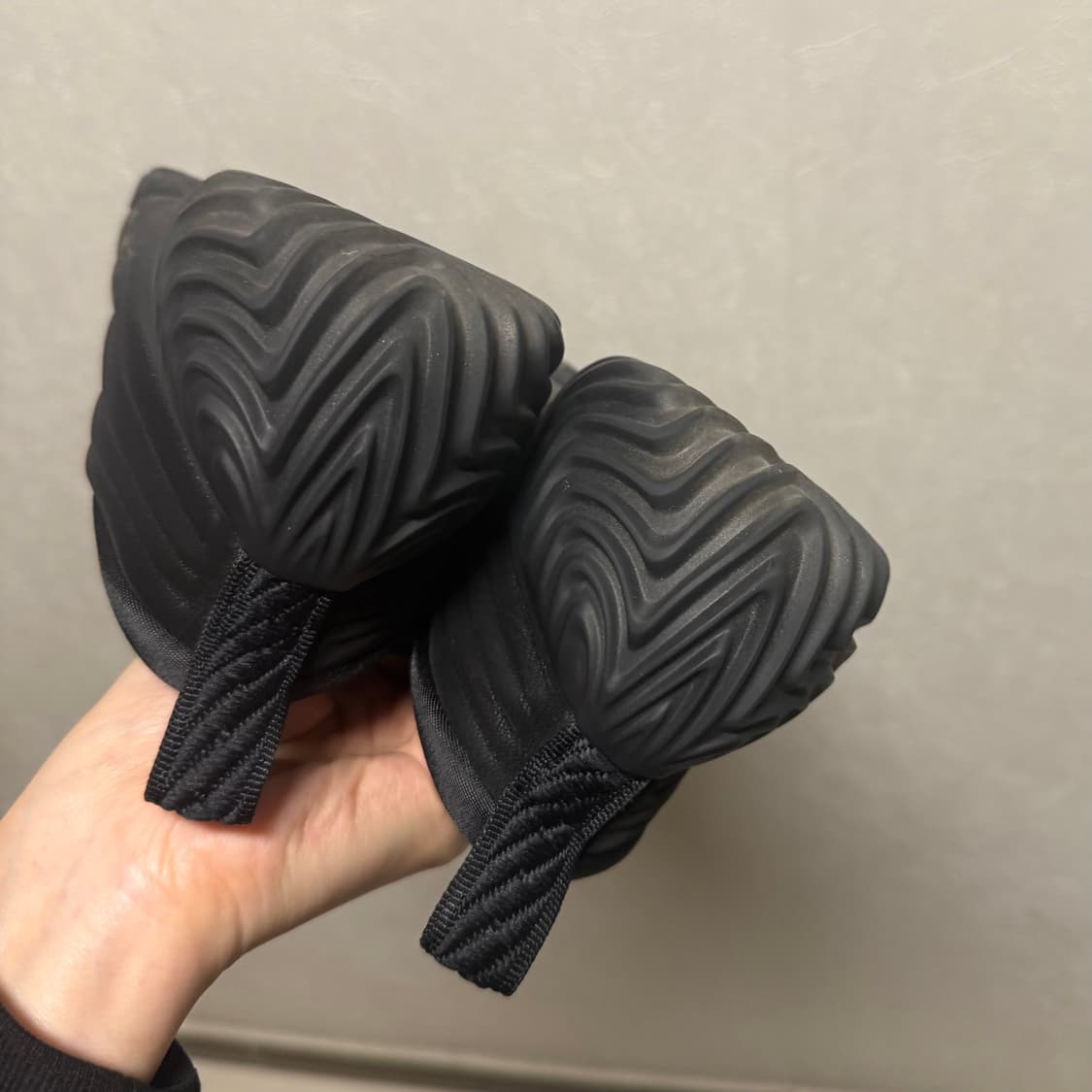 나이키 아스트라 울트라 트리플 블랙 245 상품이미지4