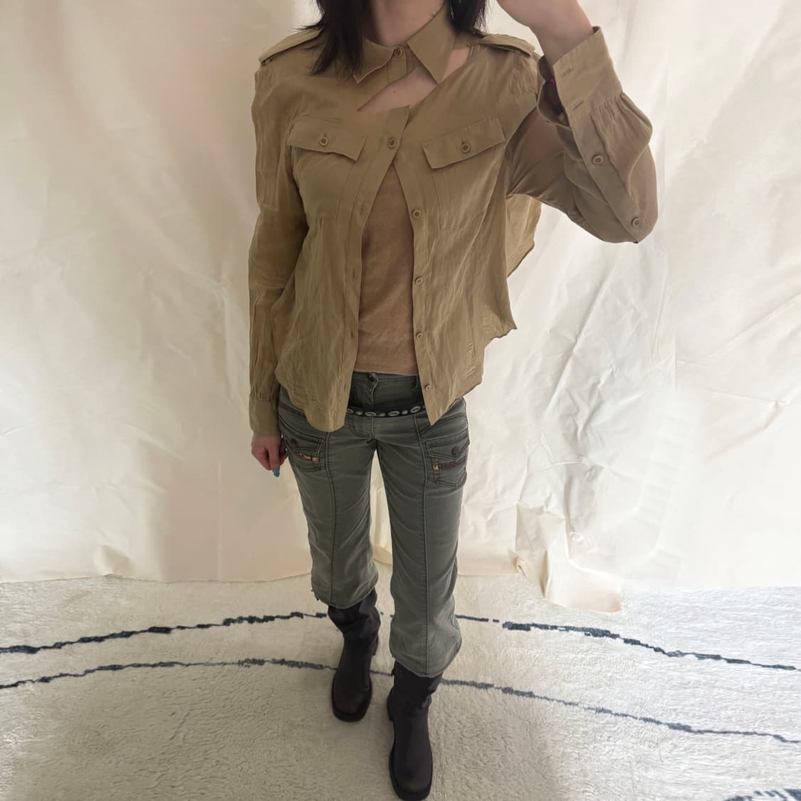 UNDERCOVER Open-Back Cut-Out Shirt 상품이미지2