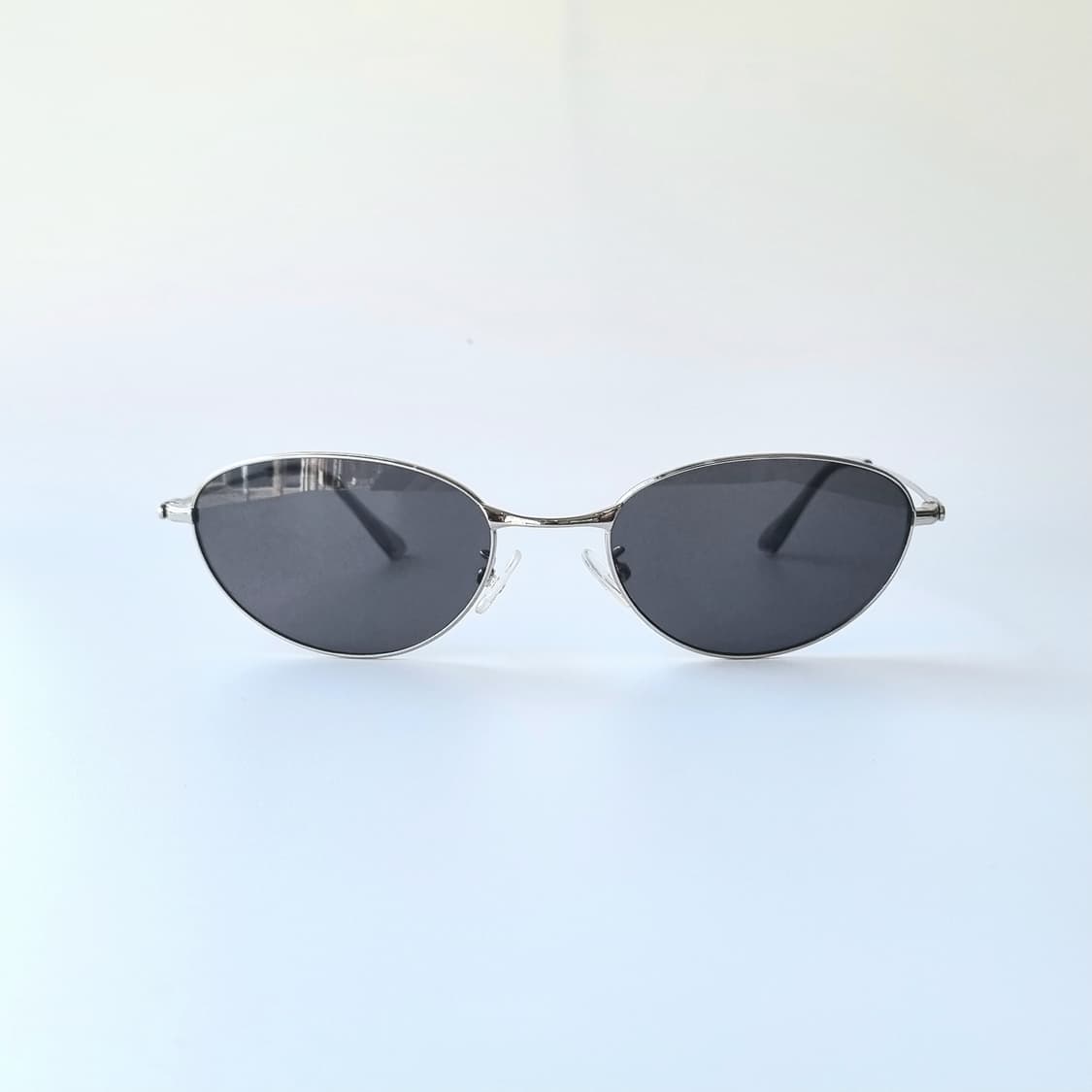 데드스탁 메탈 오벌쉐입 초경량 선글라스 상품이미지6