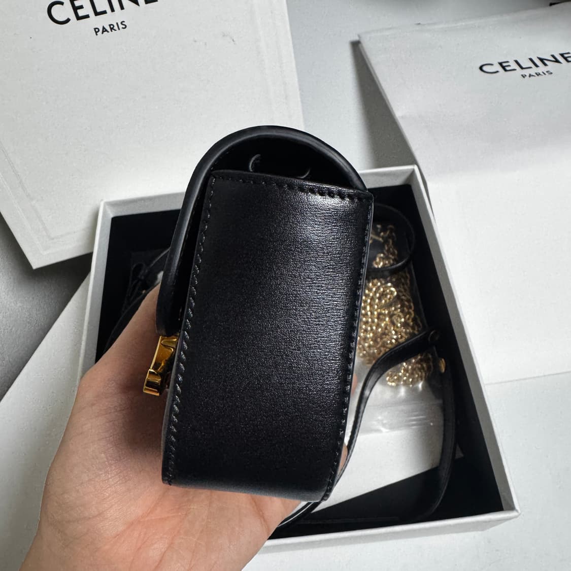 셀린느 트리오페 미니클로드 샤이니 카프스킨 상품이미지3