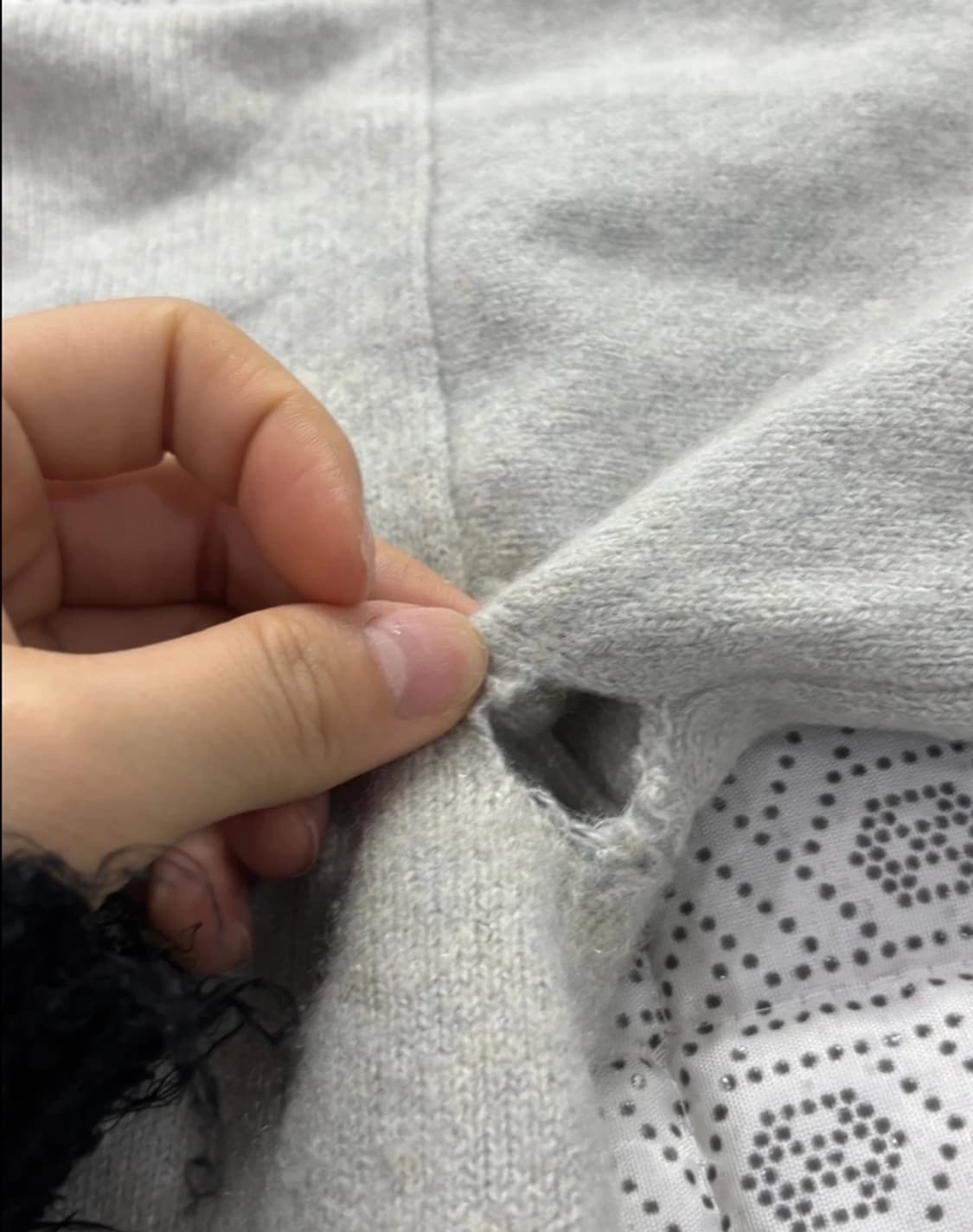 버버리 캐시미어 V넥 니트 66 상품이미지7