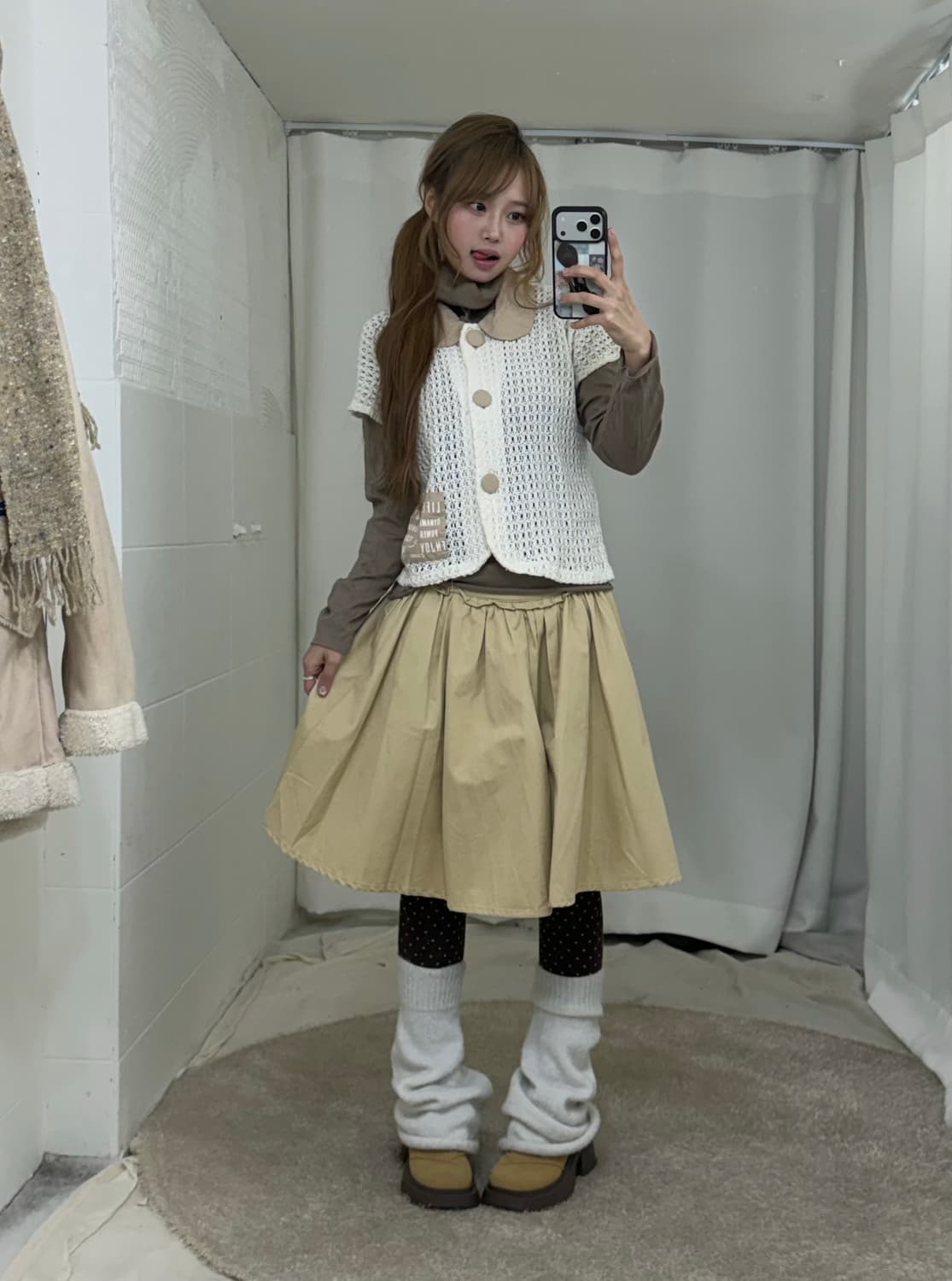 사와코 니혼진 무스탕 떡볶이 코트 베이지 코디세트 상품이미지2