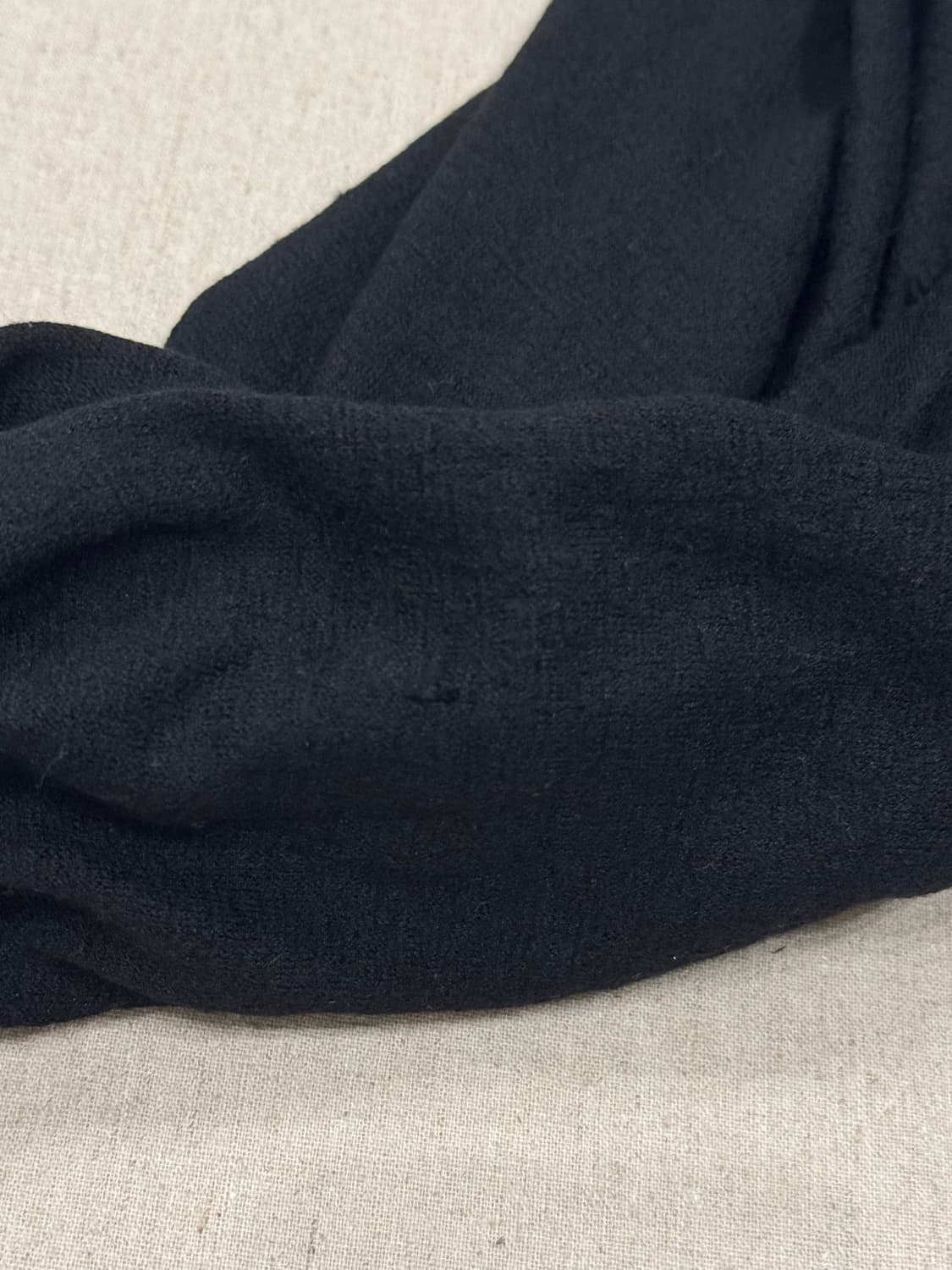 팔리에로 사르티 울실크 블랙 대형 머플러 상품이미지6