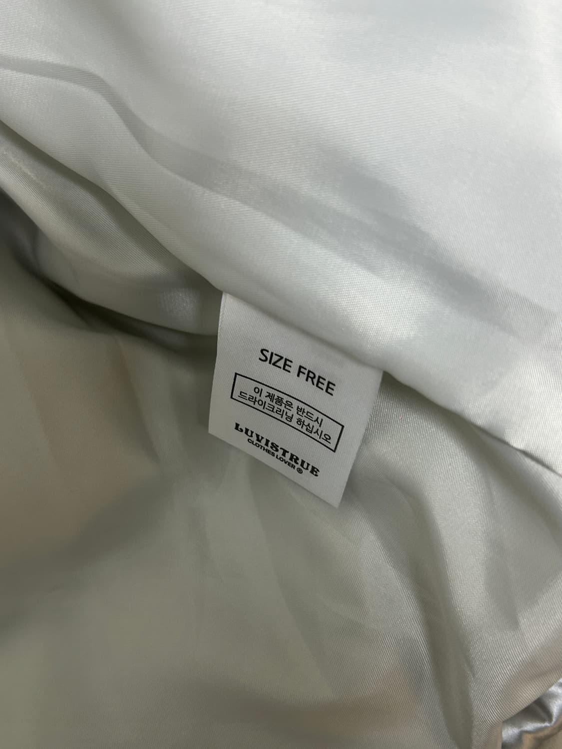 러브이즈트루 글로시 숏패딩 상품이미지3