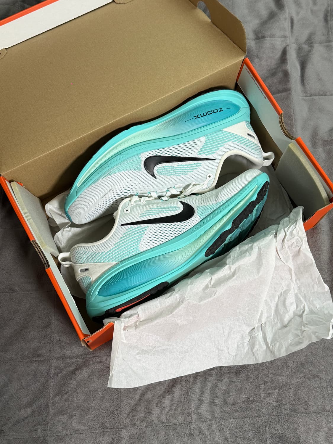 나이키 보메로 18 상품이미지1