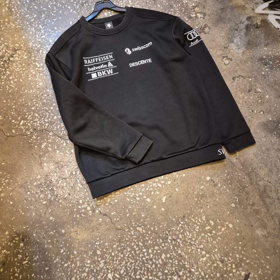 L 데상트 블랙 맨투맨  상품이미지7